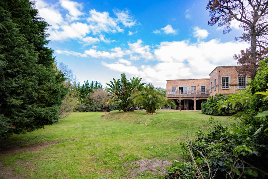 6 Bedroom Property for Sale in Vierlanden Western Cape